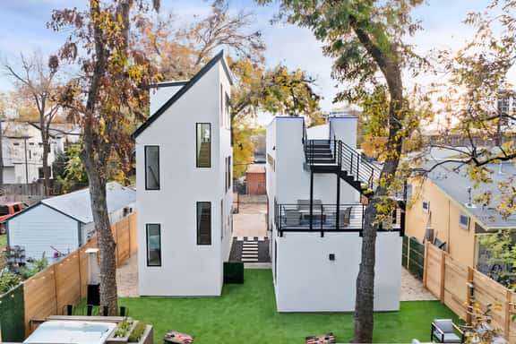 T1- Twin Homes Oasis - Image 1