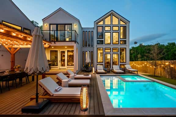 V2 - M Vernon Villa - Image 1