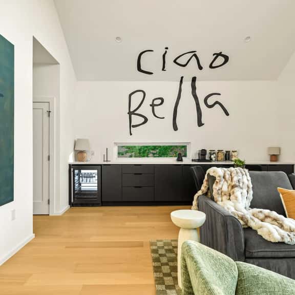 V3 - M Vernon Loft - Image 1
