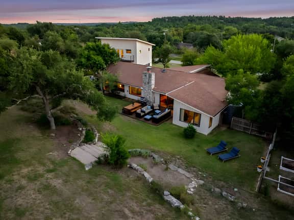 NiN Compound
